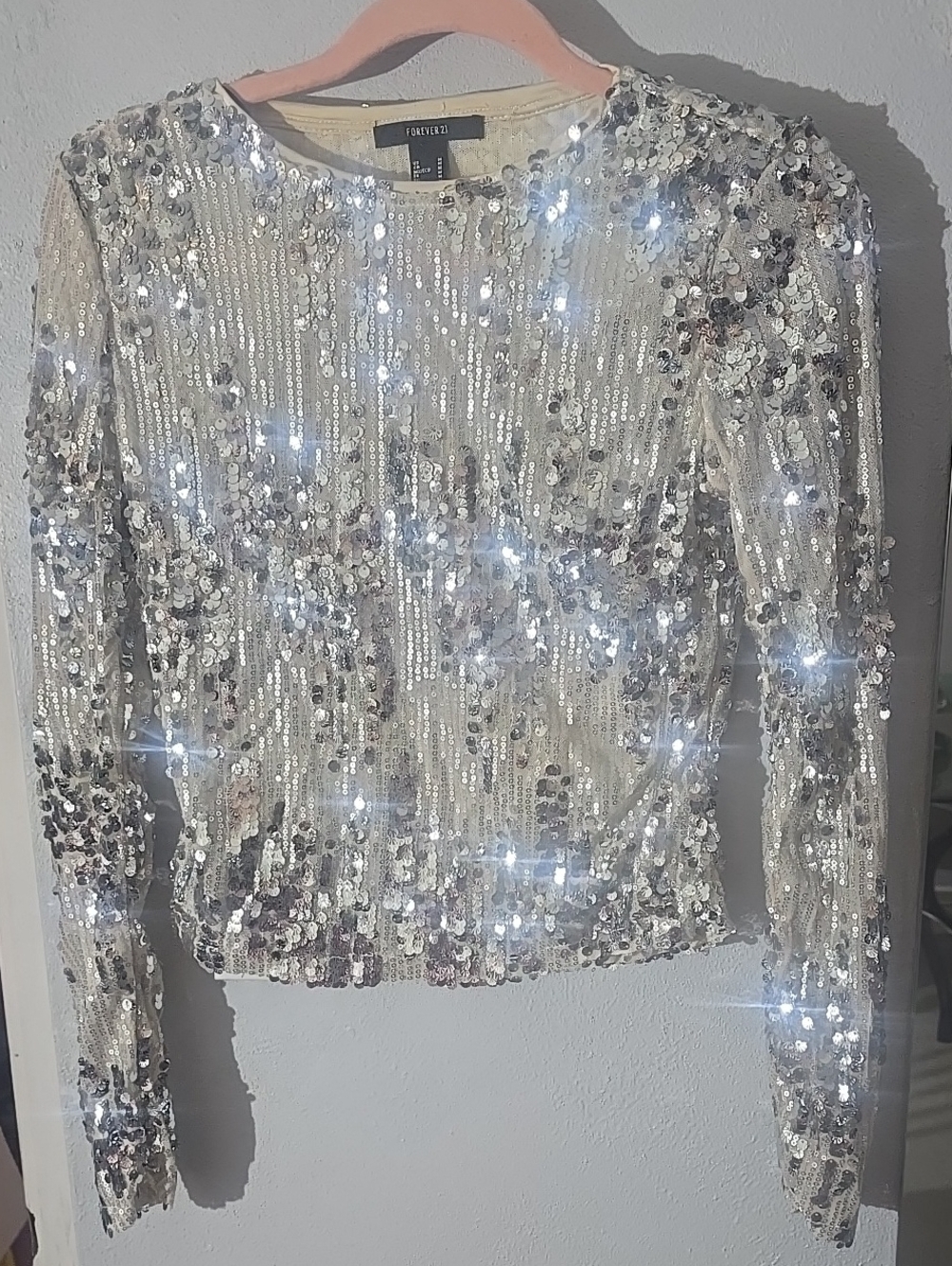 Forever 21 Silver& White Sparkling Silver Sequin Fitted Party Blouse M
